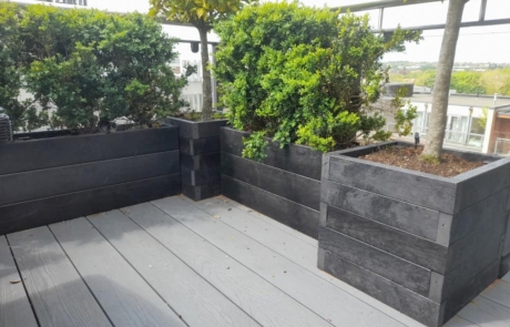 Cube-and-Narrow-Planter Black Long Planters
