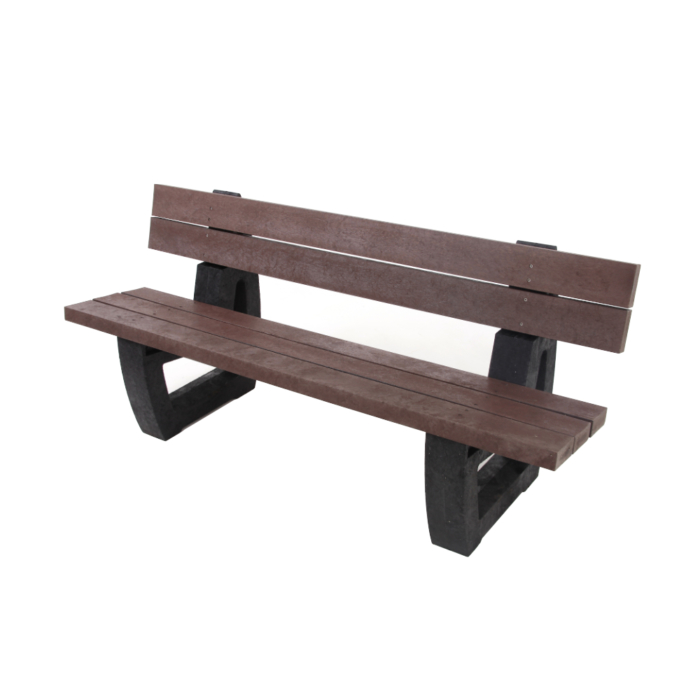 Entirely recycled plastic seat, black legs with brown slats