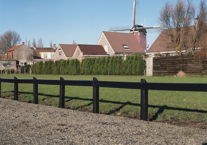 Plastic Post and Rail Fencing - 100% Recycled | Earth Anchors