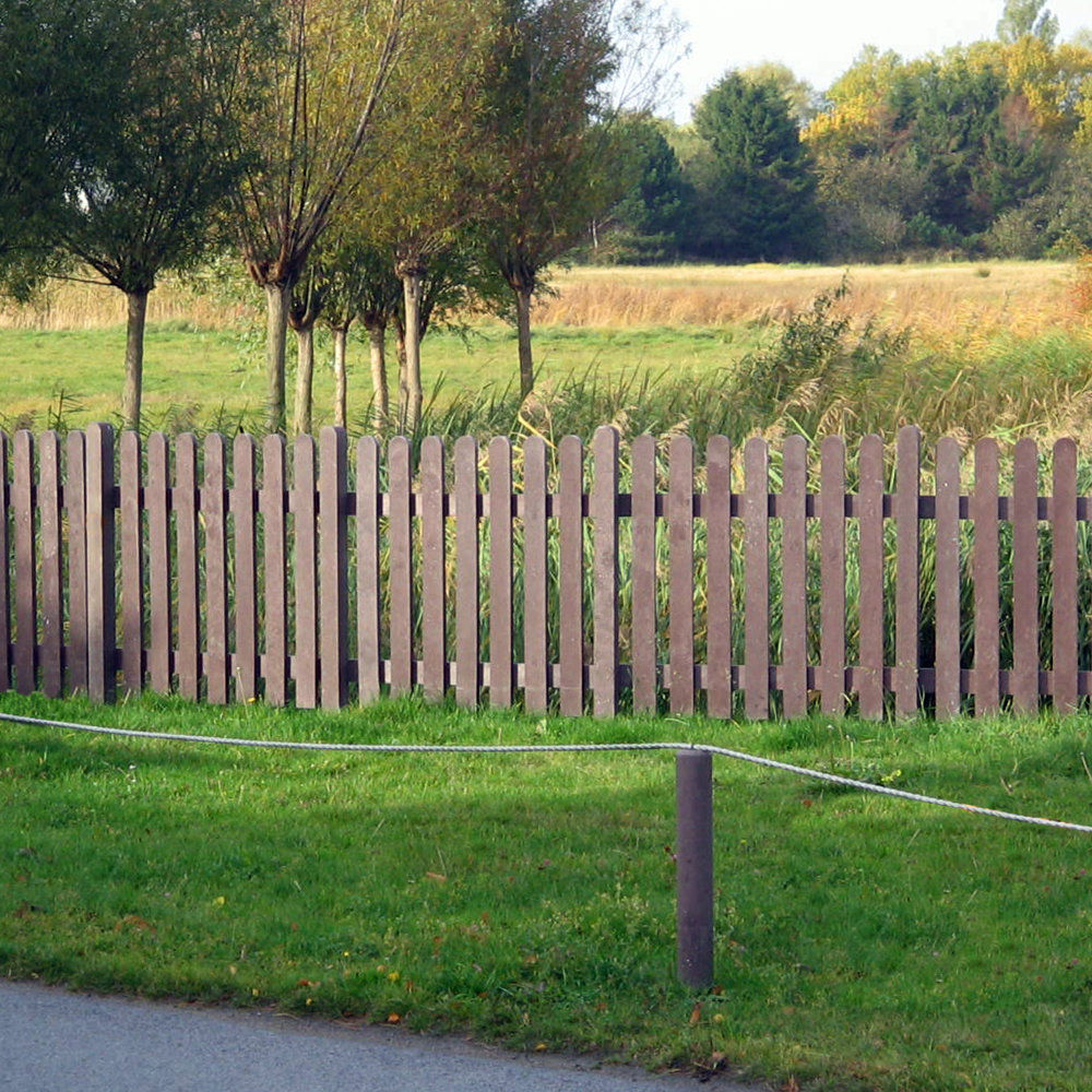 Rounded Fence Installation Rounded Fence Installation